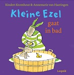 Kleine Ezel gaat in bad