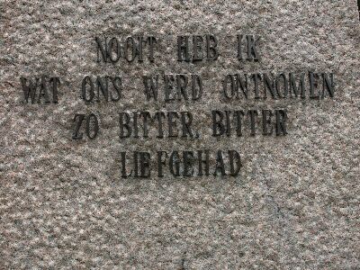 tekst Ida Gerhardt op oorlogsmonument Schiedam